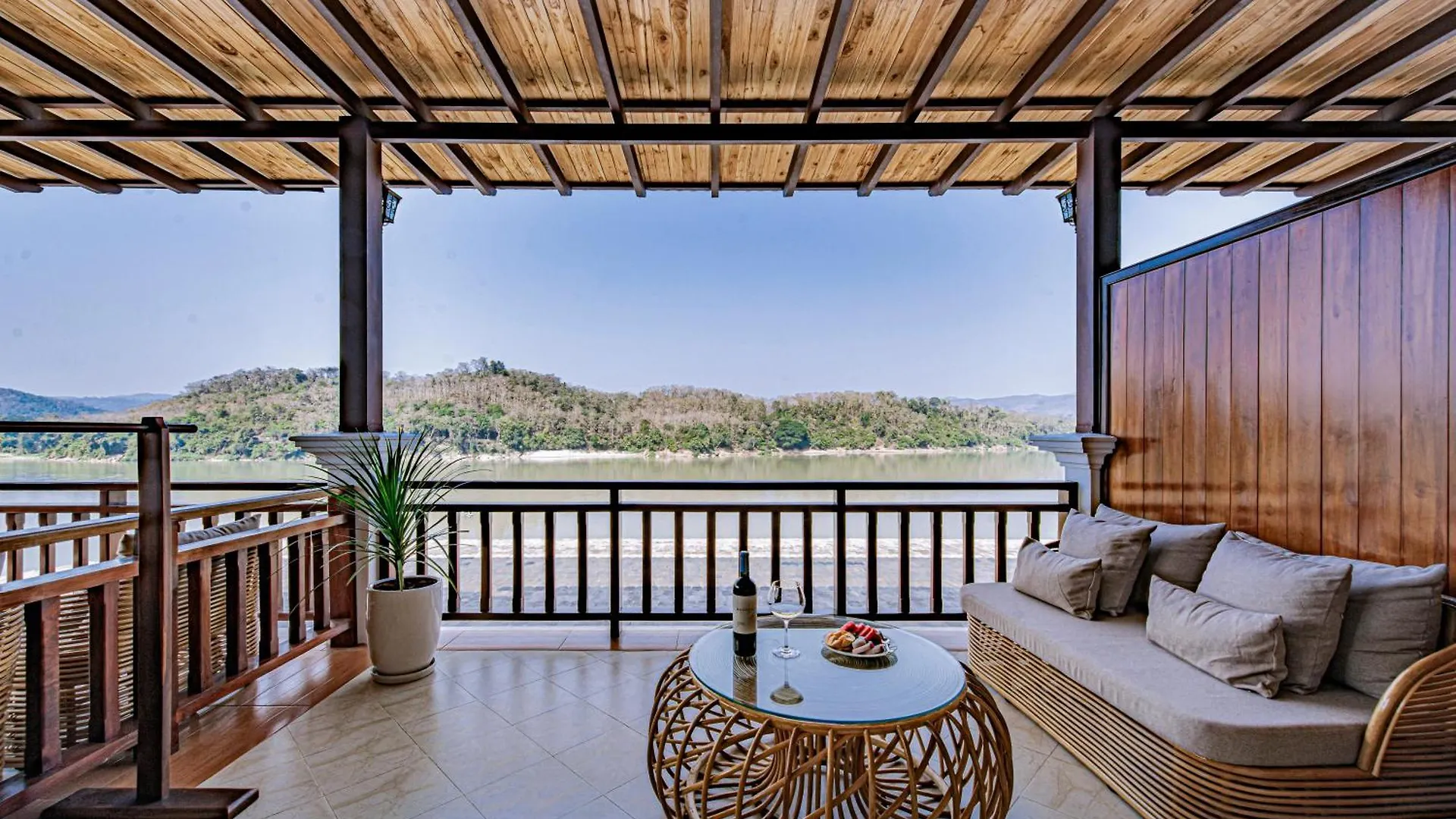 Relaxful Hotel泊岸酒店 Luang Prabang